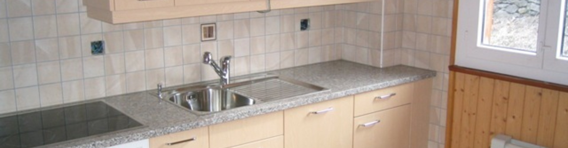 Wände können mit Gipsfaserplatten verkleidet werden. (Bild: Küche mit Plättlirückwand) Wände können mit Gipsfaserplatten verkleidet werden. (Bild: Küche mit Plättlirückwand)